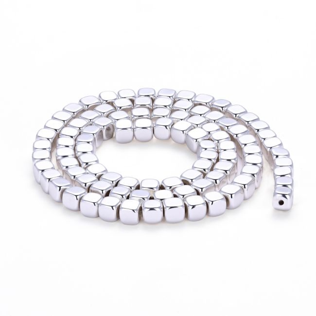 Contas espaçadoras quadradas arredondadas de hematita prateada – 4 mm