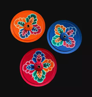 Incensário redondo tibetano de madeira pintada com flor azul, 9,50 cm
