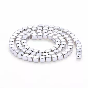 Contas espaçadoras quadradas arredondadas em Hematite prateada 4mm