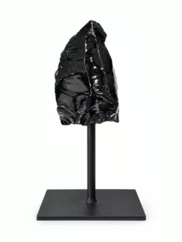 Rodonita A Bruta em Suporte de Metal Preto 17-20 cm 700-1200 g
