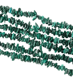 Lascas de malaquita A de 5 a 8 mm em fio de 80 cm.