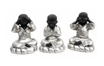 Conjunto de 3 Estatuetas de Monges Sábios em Resina Preta e Prateada 8cm