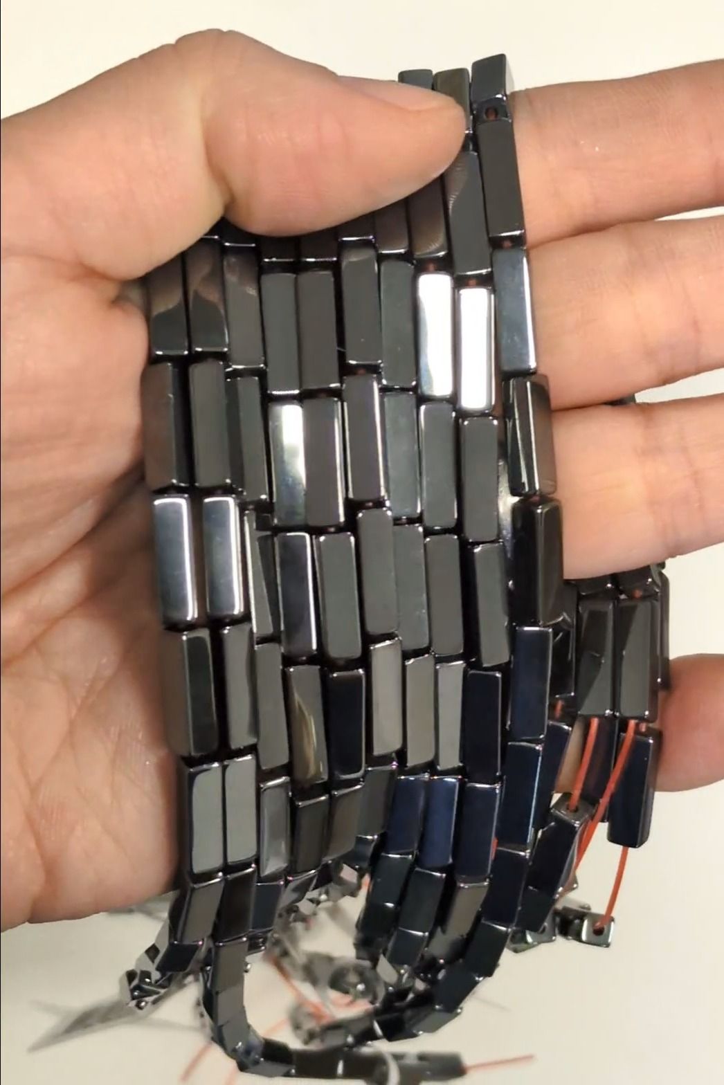 Esferas espaçadoras retangulares de hematita – 3,7×12,4 mm