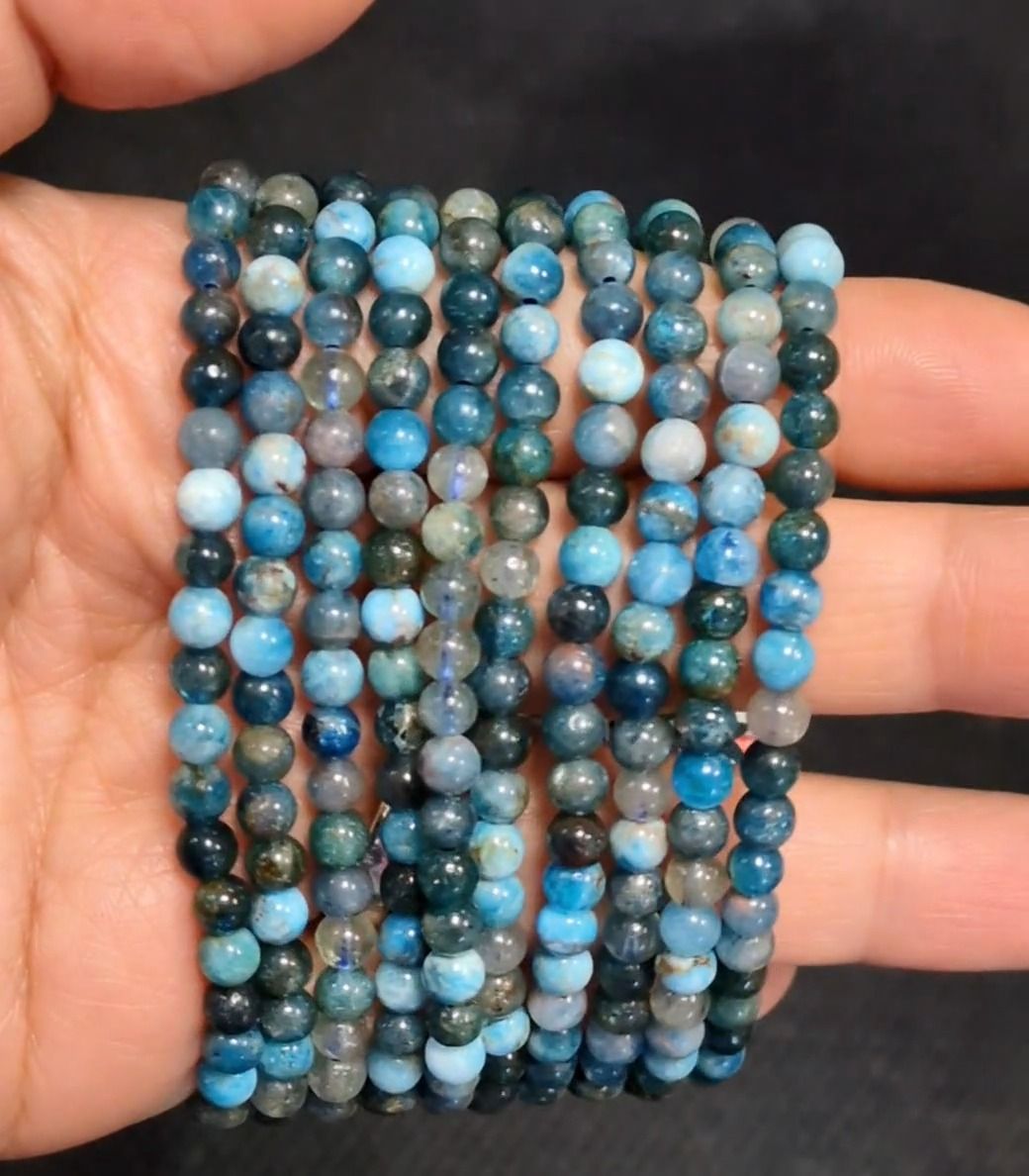 Pulseira de apatita azul com contas de 4 mm