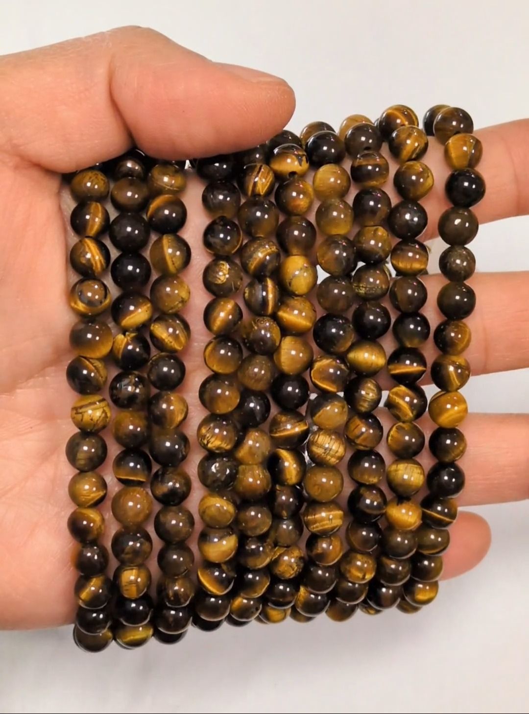 Pulseira olho de tigre com pérolas de 6 mm