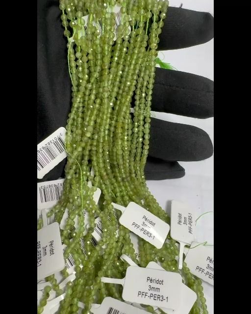 Peridoto Facetado A contas 3mm em arame 40cm